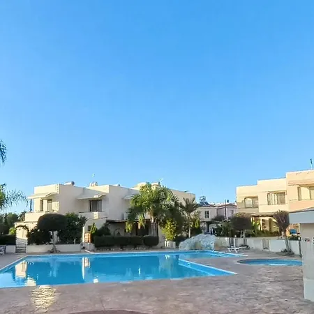 Amazing - 2 Bdr & Pool