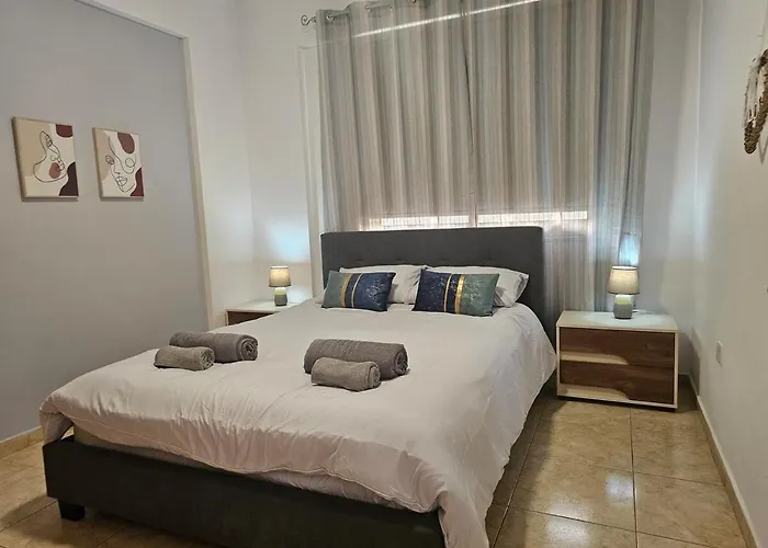 דירה Amazing - 2 Bdr & Pool