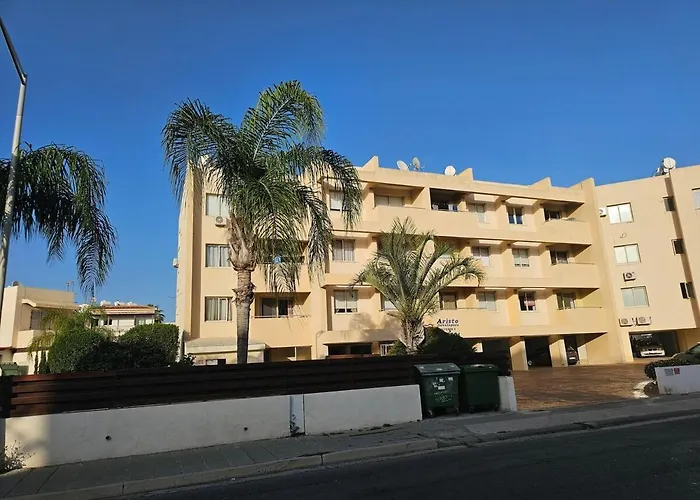 Amazing - 2 Bdr & Pool