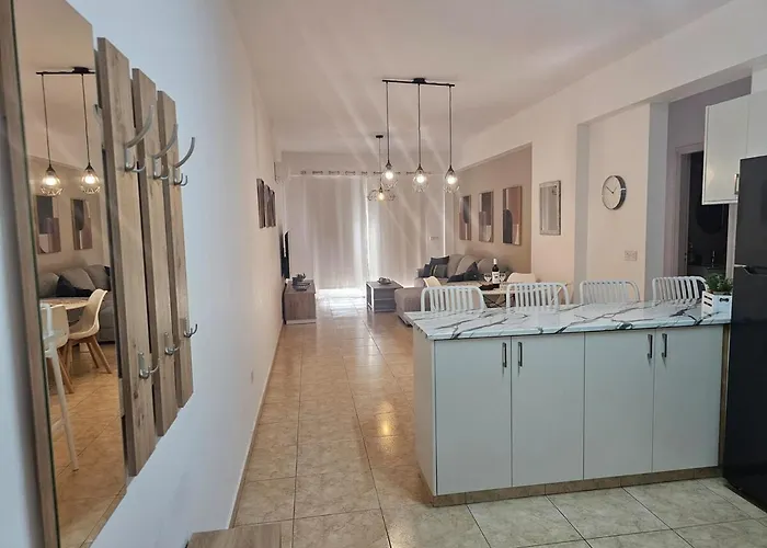 דירה Amazing - 2 Bdr & Pool *