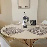 Amazing - 2 Bdr & Pool Apartamento