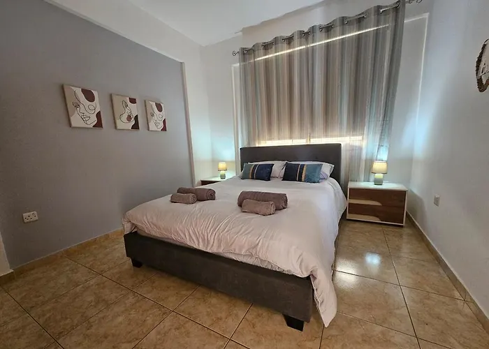 Amazing - 2 Bdr & Pool *